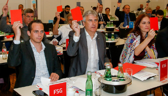 Kammerraete und Kammerraetinnen bei der Vollversammlung